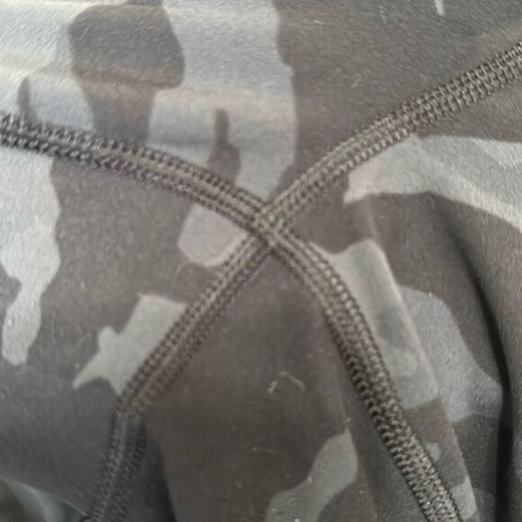 Athleta Salutation Camo Jogger Pants Gray Stretch Sz M - Picture 8 of 9